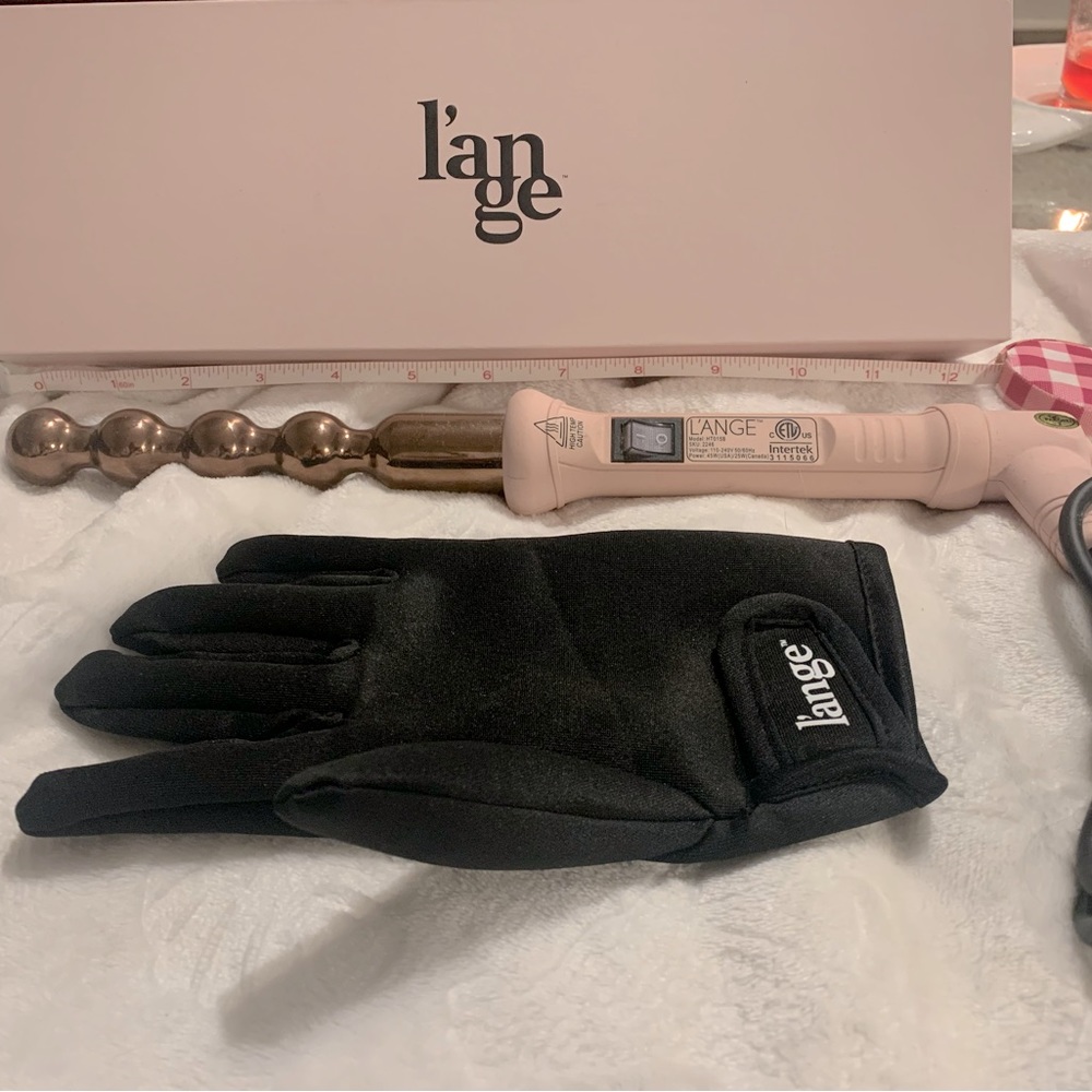 LANGE Le Perlé
Titanium Bubble Wand* both for $50